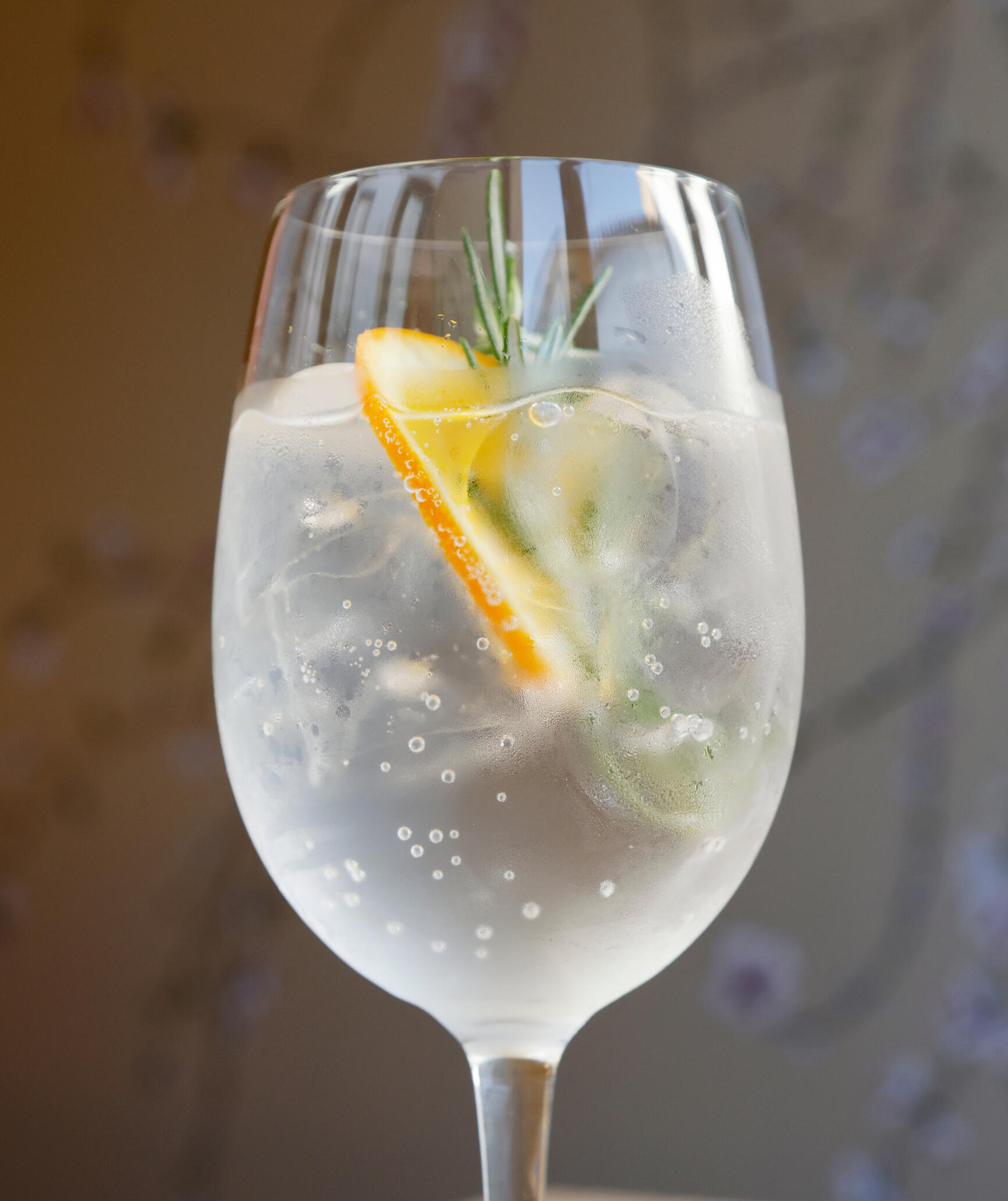 Artisan cocktail with house-made syrup, Veggieterraneo Évora