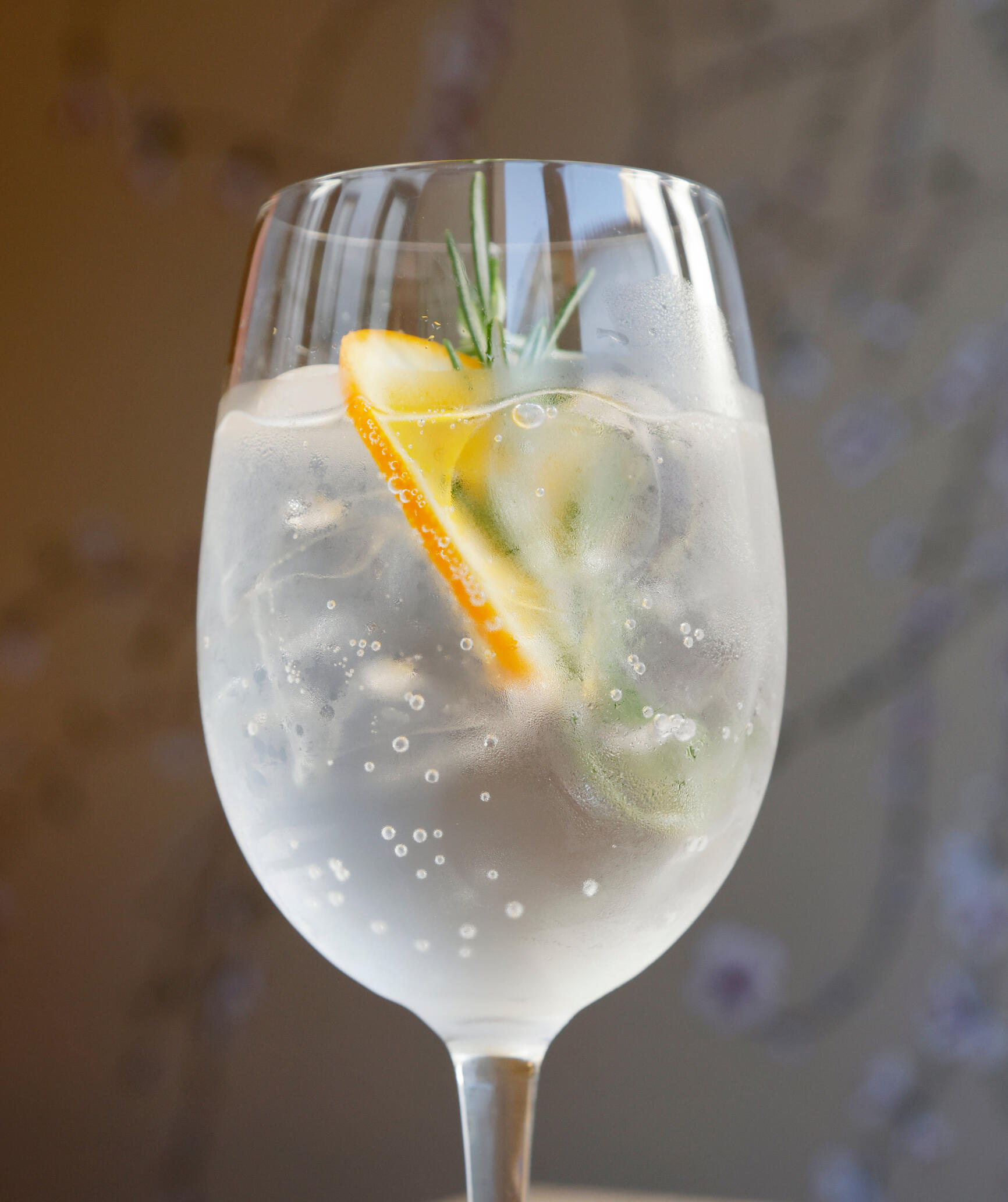 Artisan cocktail with house-made syrup, Veggieterraneo Évora